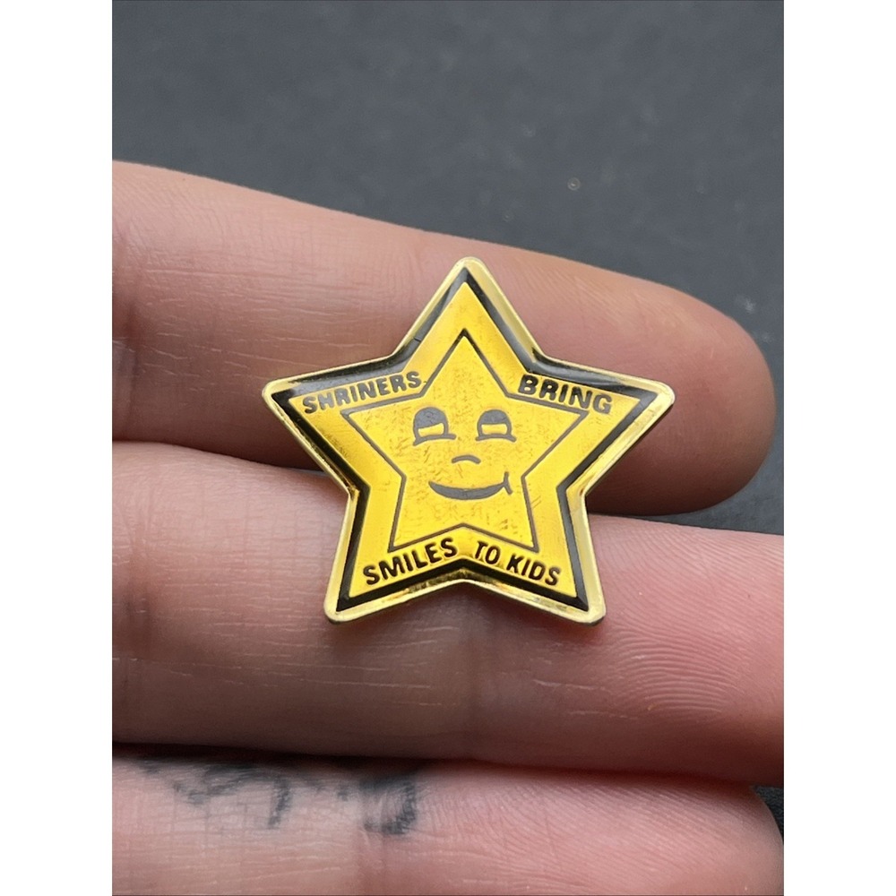 Shriners Bring Smiles To Kids Gold Tone Star Lapel Hat Pin